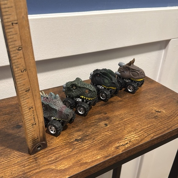 Dinosaur Head Pull Back And Go Off Road/ Monster Truck /Cars Mini Toys Set Of 4 - Picture 7 of 7